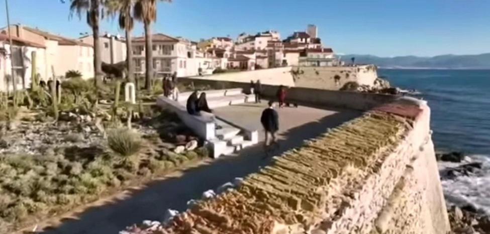 Vue Mer Et Remparts. Entre Vieille Ville Et Plages Antibes Exterior foto