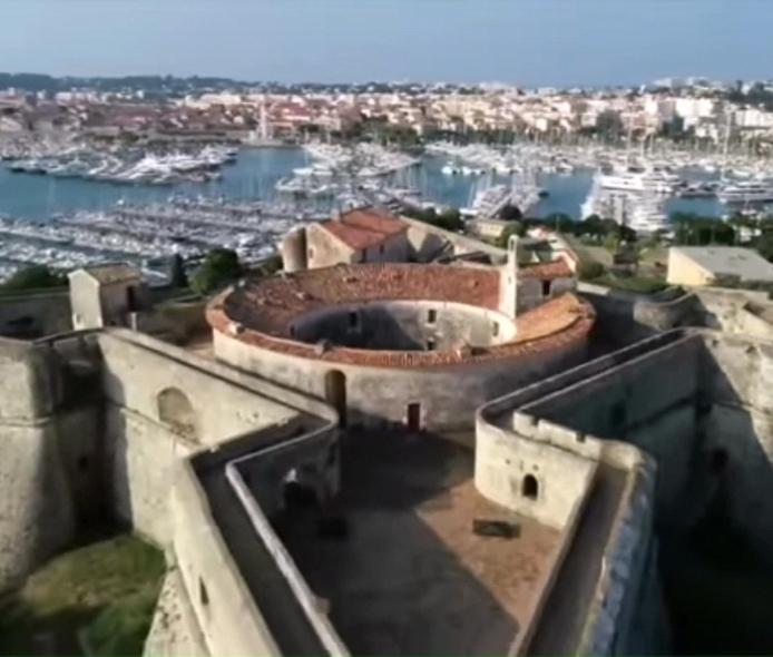 Vue Mer Et Remparts. Entre Vieille Ville Et Plages Antibes Exterior foto